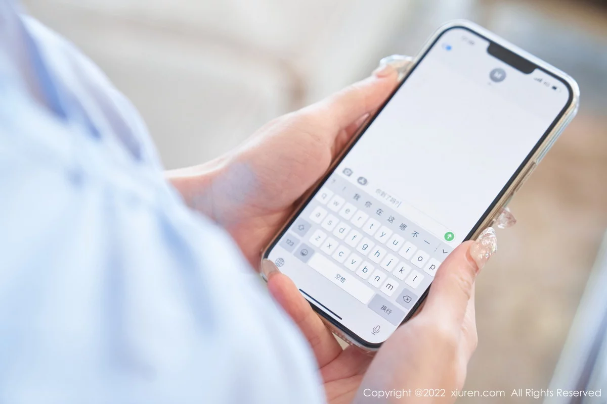 [[XiuRen秀人网]秀人网]No.5812_女神周于希Sally性感衬衫配灰短裙露蕾丝内衣配超薄肉丝诱惑写真90P