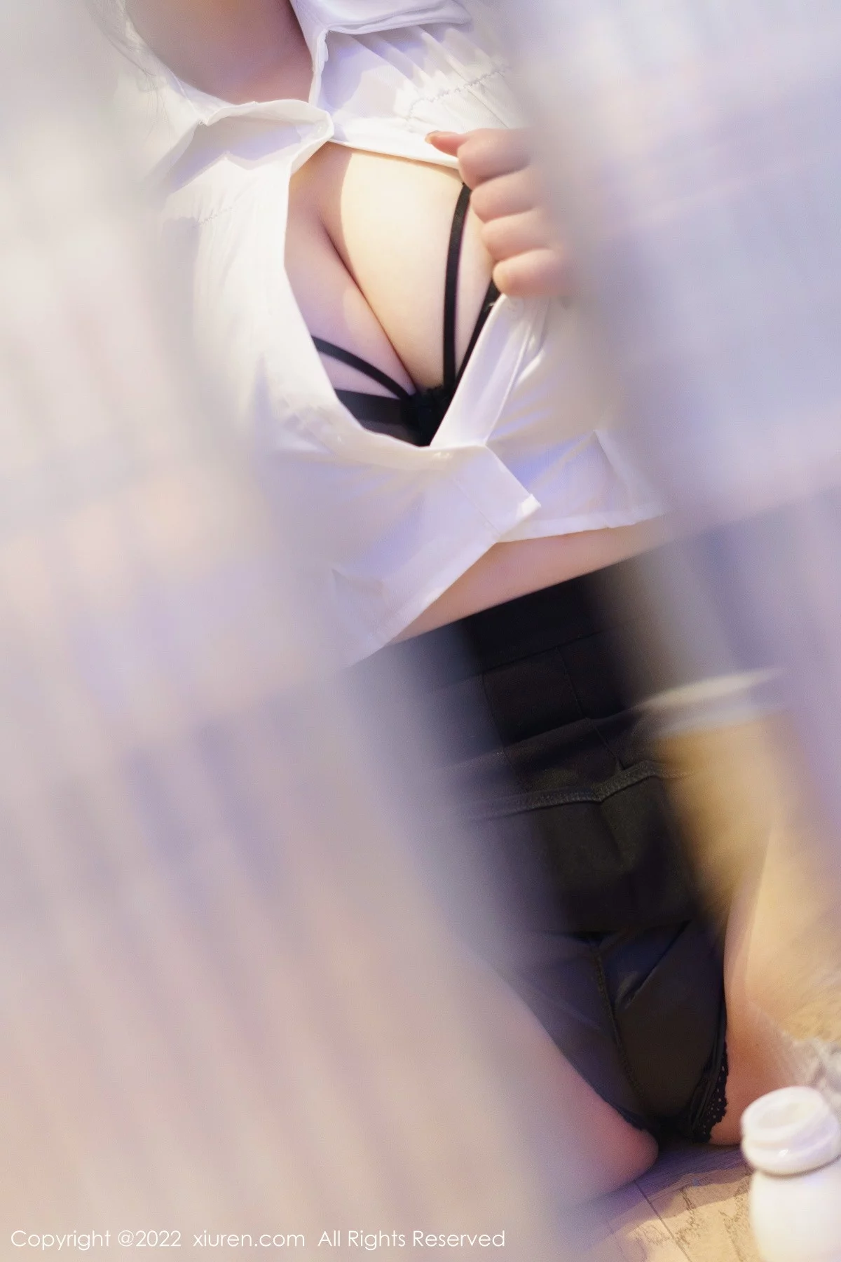 [[XiuRen秀人网]秀人网]No.5807_女神妲己_Toxic十月心愿旅拍性感学妹制服露黑色内衣诱惑写真69P