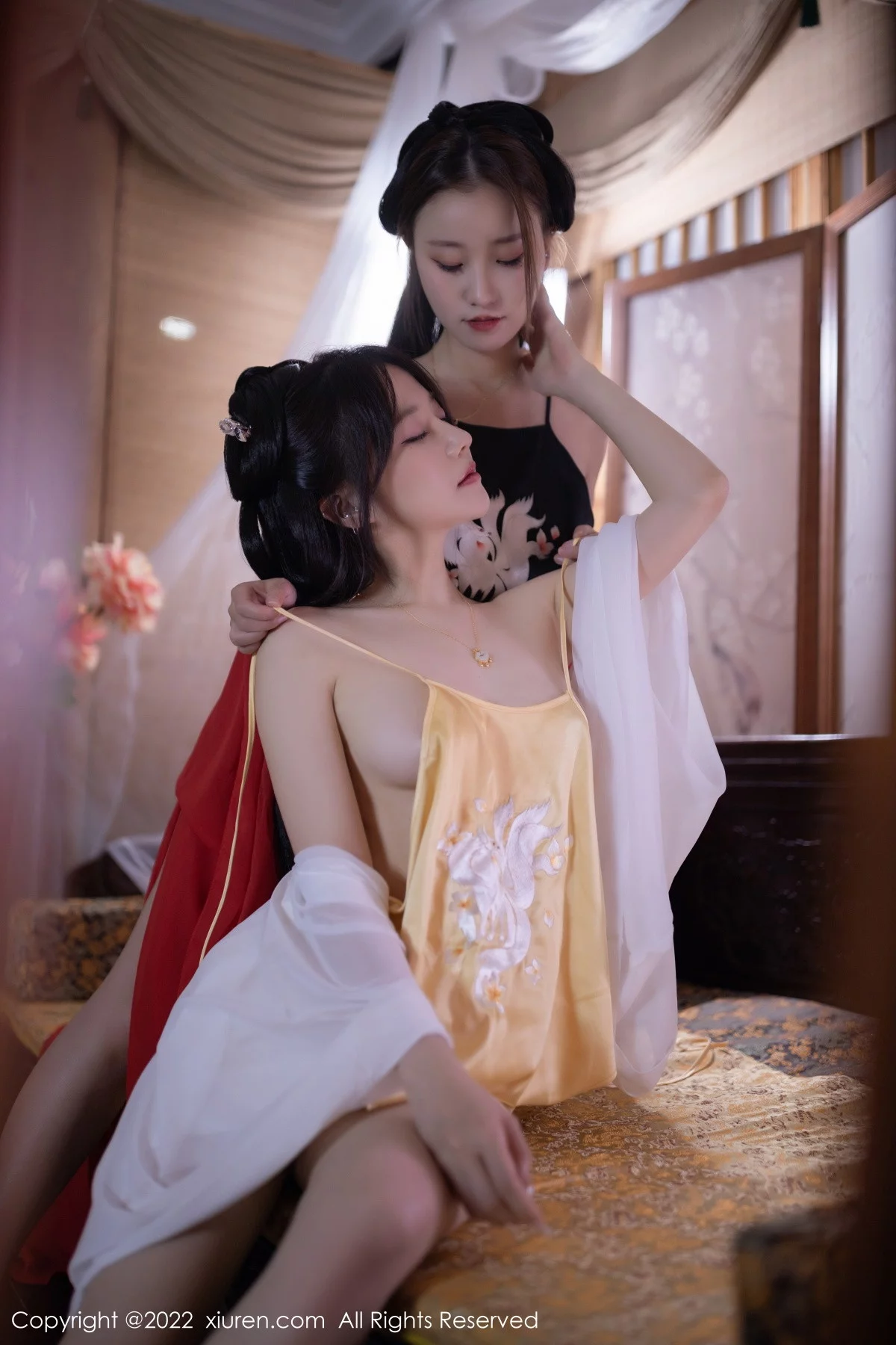 [[XiuRen秀人网]秀人网]No.5811_模特鱼子酱Fish古筝弹奏情节古装服饰秀曼妙身姿性感迷人写真82P