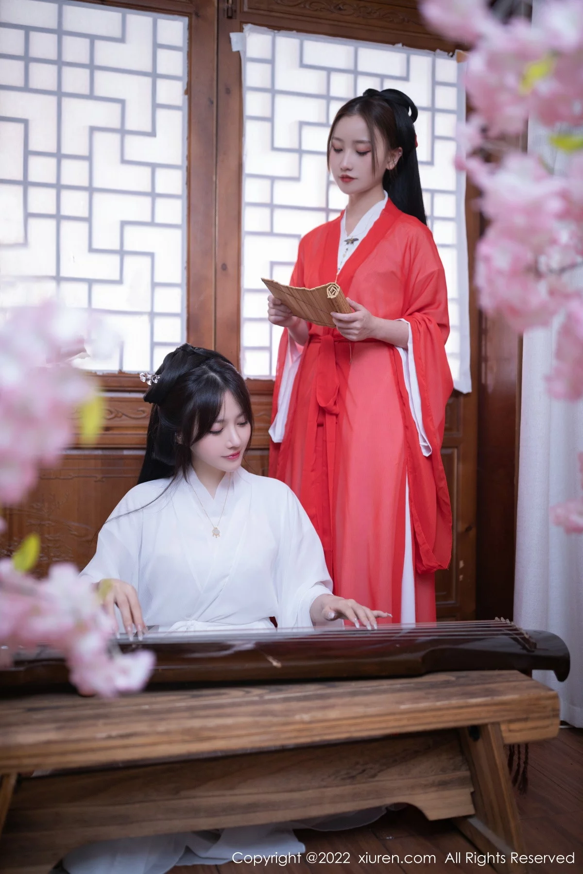 [[XiuRen秀人网]秀人网]No.5811_模特鱼子酱Fish古筝弹奏情节古装服饰秀曼妙身姿性感迷人写真82P