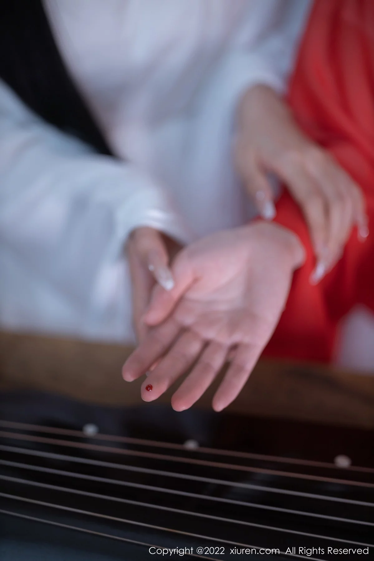 [[XiuRen秀人网]秀人网]No.5811_模特鱼子酱Fish古筝弹奏情节古装服饰秀曼妙身姿性感迷人写真82P