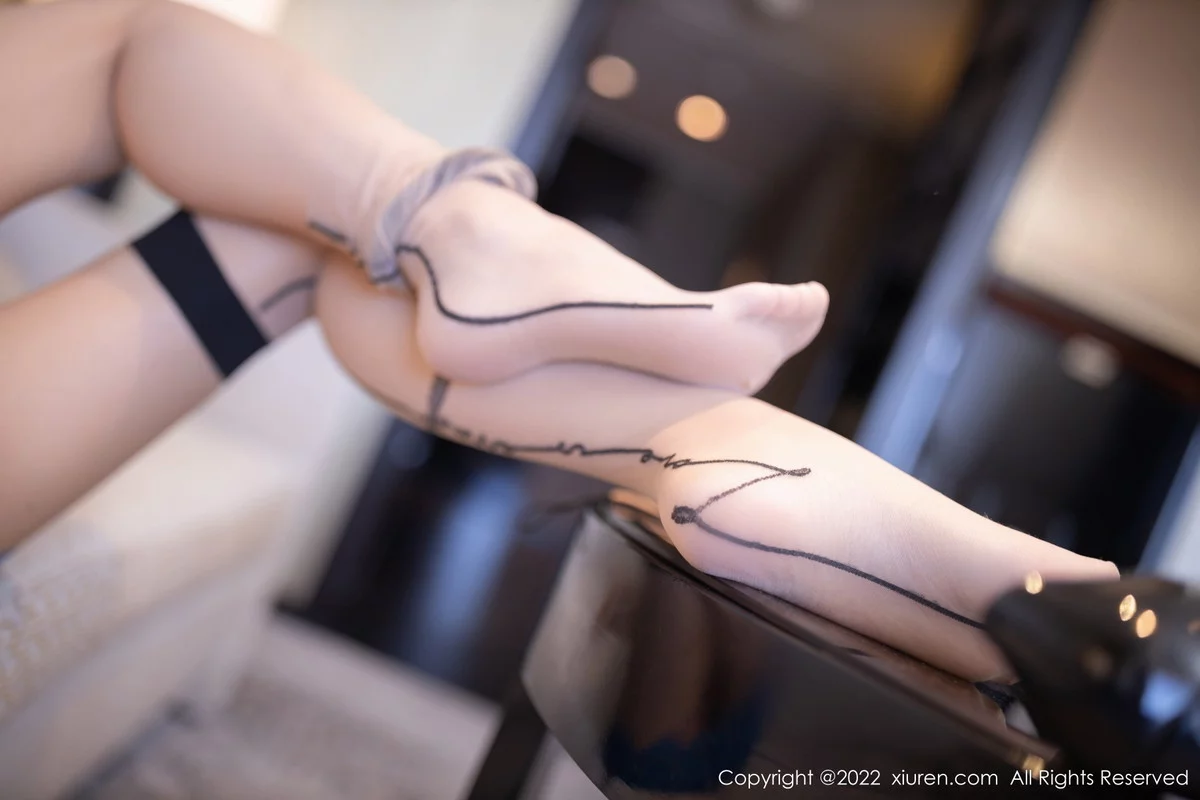 [[XiuRen秀人网]秀人网]No.5817_模特唐安琪性感蓝色蕾丝轻透服配原色丝袜秀曼妙身姿诱惑写真76P