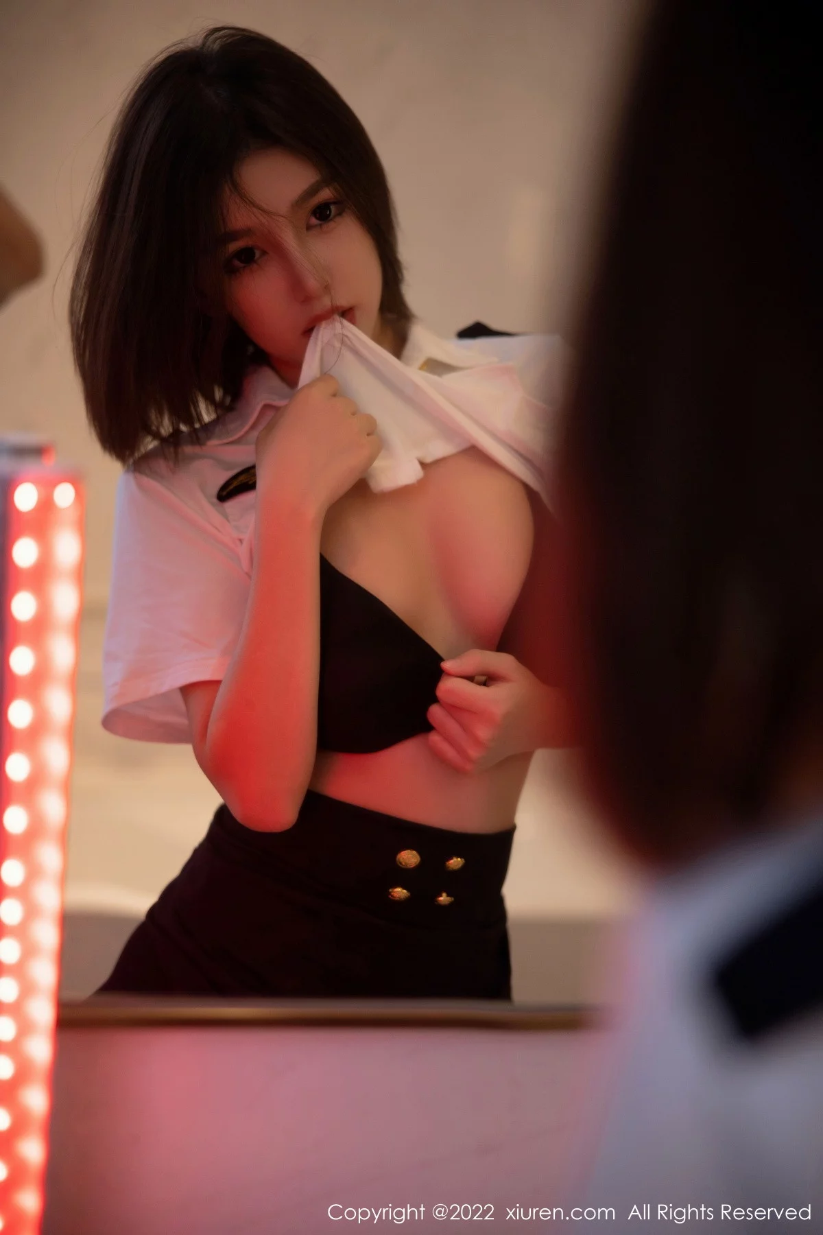 [[XiuRen秀人网]秀人网]No.5815_模特美羊羊性感制服主题白色上衣配黑短裙露黑色内衣诱惑写真79P