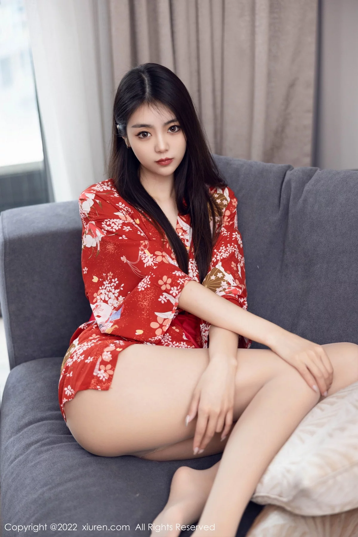 [[XiuRen秀人网]秀人网]No.5736_模特可乐Vicky红色图案服饰配超薄无内肉丝秀翘臀美腿诱惑写真53P