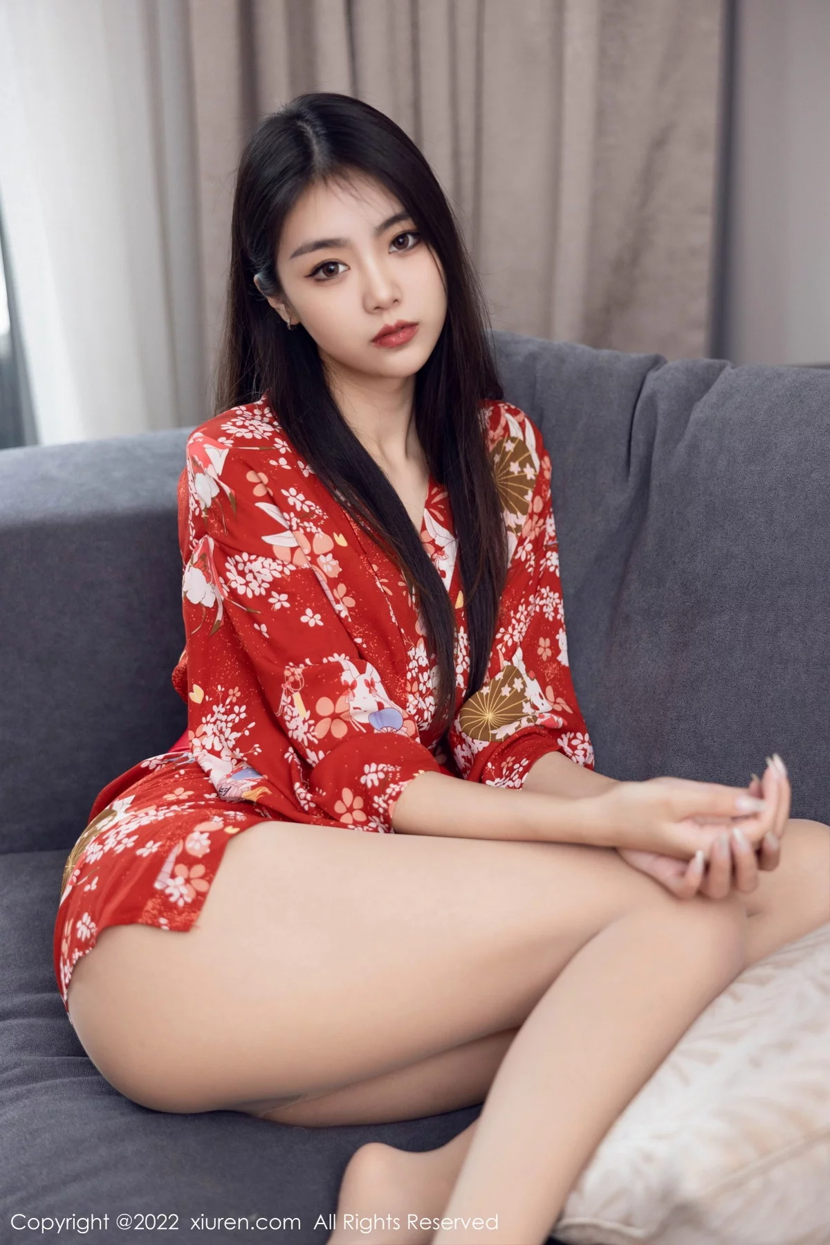 [[XiuRen秀人网]秀人网]No.5736_模特可乐Vicky红色图案服饰配超薄无内肉丝秀翘臀美腿诱惑写真53P