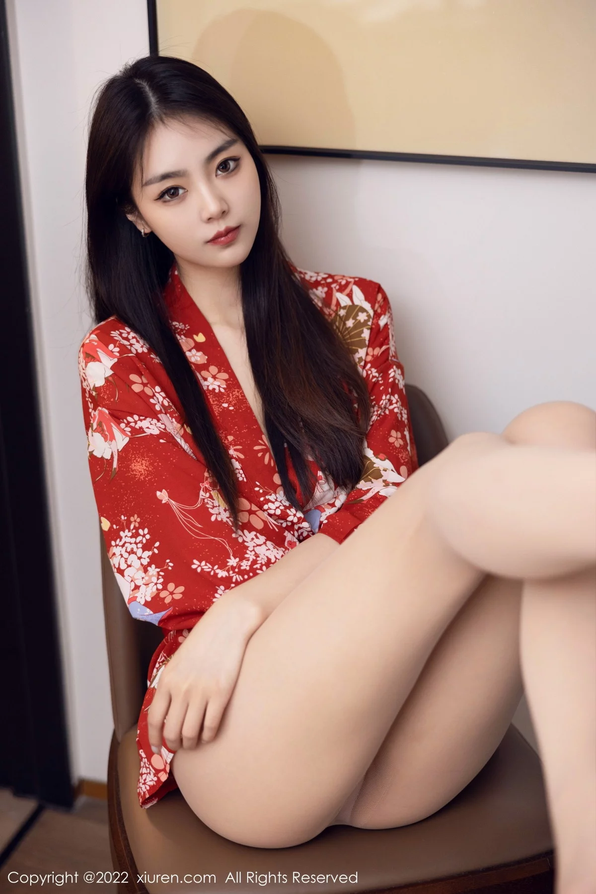 [[XiuRen秀人网]秀人网]No.5736_模特可乐Vicky红色图案服饰配超薄无内肉丝秀翘臀美腿诱惑写真53P