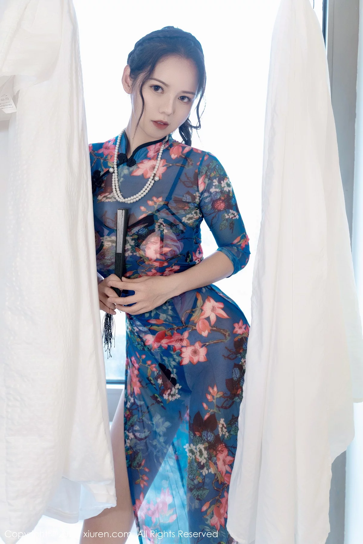 [[XiuRen秀人网]秀人网]No.5819_模特大美妞儿私房半脱薄透旗袍露性感内衣配蕾丝肉袜诱惑写真63P