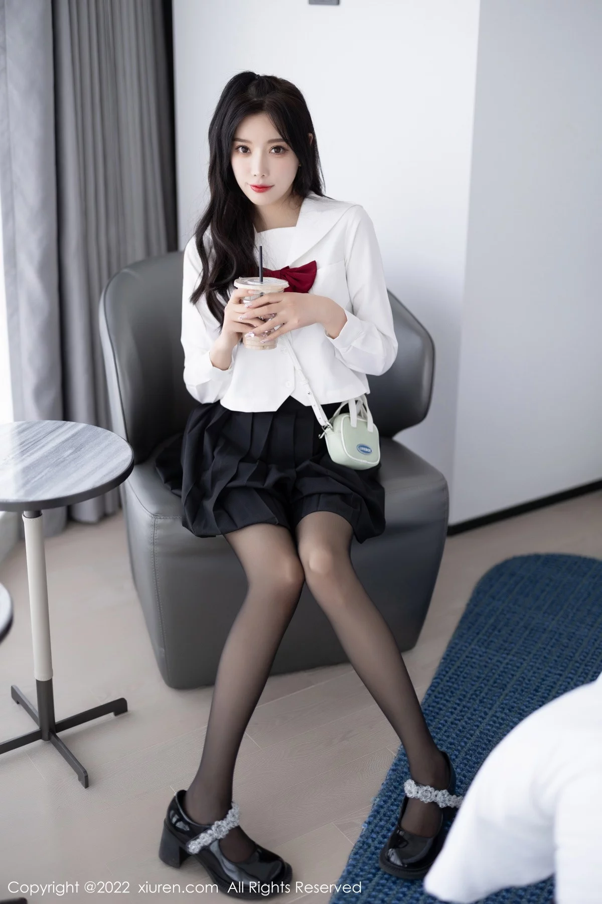 [[XiuRen秀人网]秀人网]No.5823_女神杨晨晨Yome性感白T配黑色短裙露黑色内衣迷人诱惑写真94P