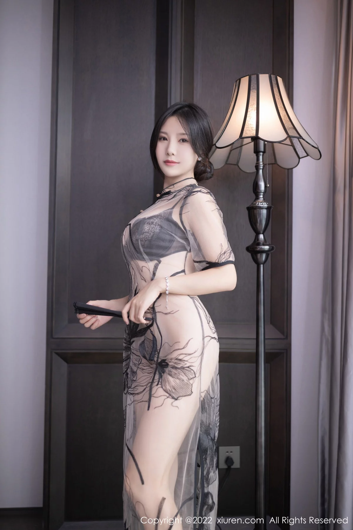 [[XiuRen秀人网]秀人网]No.5830_模特利世性感轻透薄纱旗袍露黑色蕾丝内衣秀惹火身材诱惑写真84P