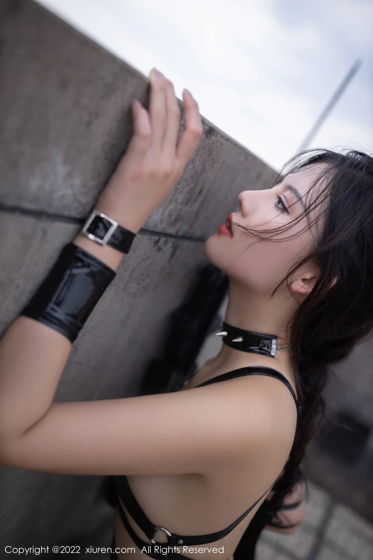 [[XiuRen秀人网]秀人网]No.5832_模特就是阿朱啊特工扮演黑色皮质情趣战警服秀绝美身姿诱惑写真83P