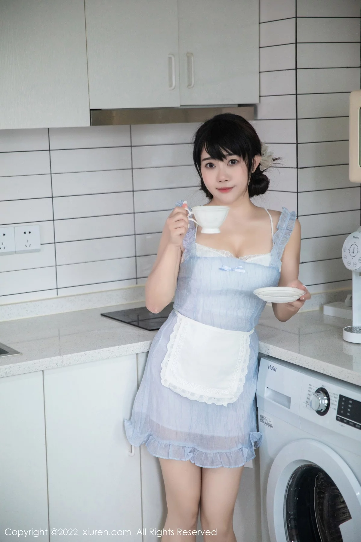 [[XiuRen秀人网]秀人网]No.5834_模特严利娅Yuliya私房性感浅蓝色女仆服饰秀翘臀美腿诱惑写真53P