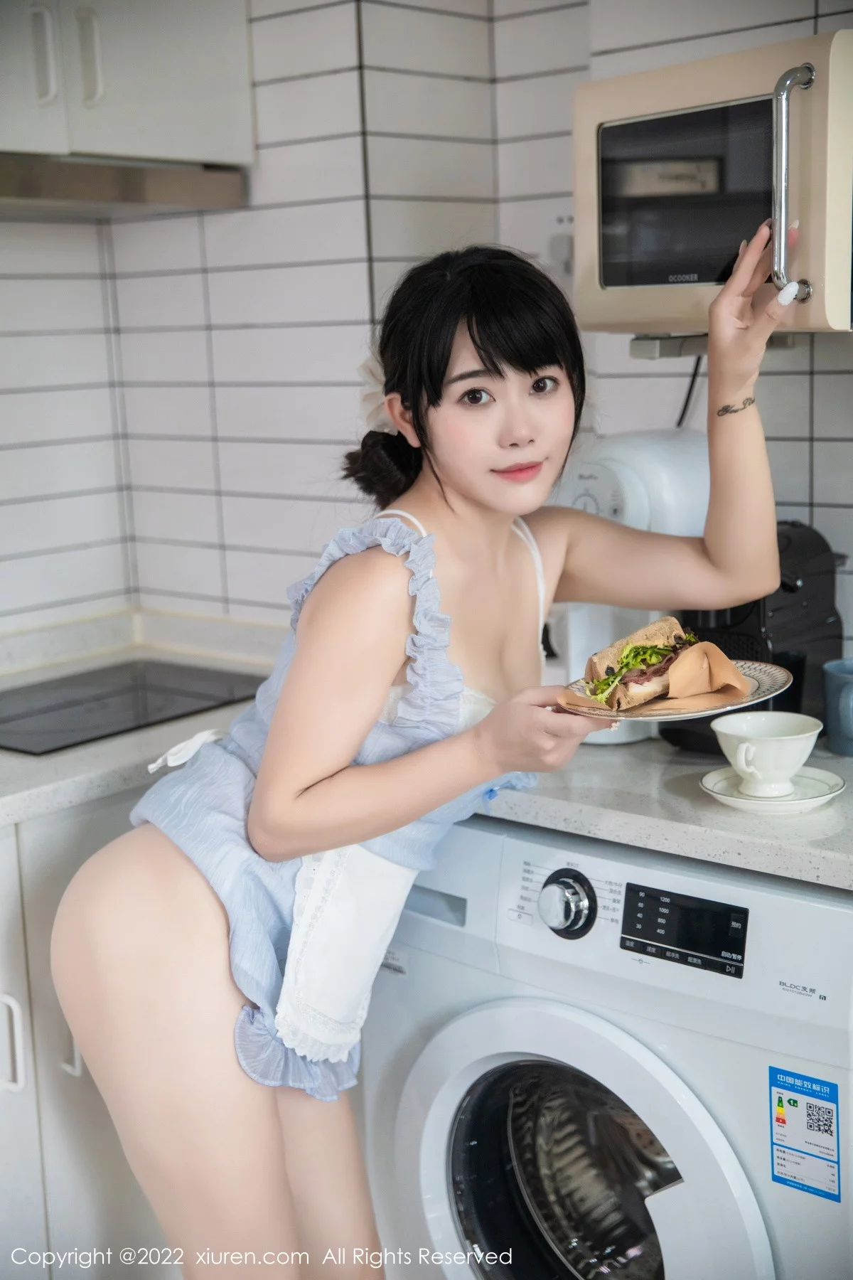 [[XiuRen秀人网]秀人网]No.5834_模特严利娅Yuliya私房性感浅蓝色女仆服饰秀翘臀美腿诱惑写真53P