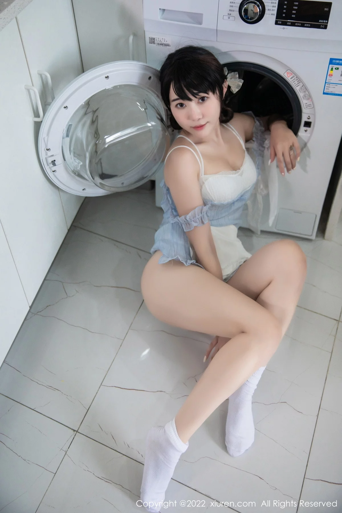 [[XiuRen秀人网]秀人网]No.5834_模特严利娅Yuliya私房性感浅蓝色女仆服饰秀翘臀美腿诱惑写真53P