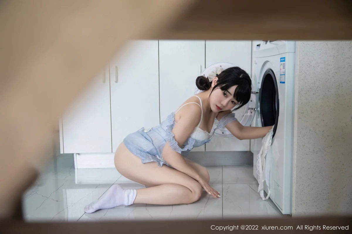 [[XiuRen秀人网]秀人网]No.5834_模特严利娅Yuliya私房性感浅蓝色女仆服饰秀翘臀美腿诱惑写真53P