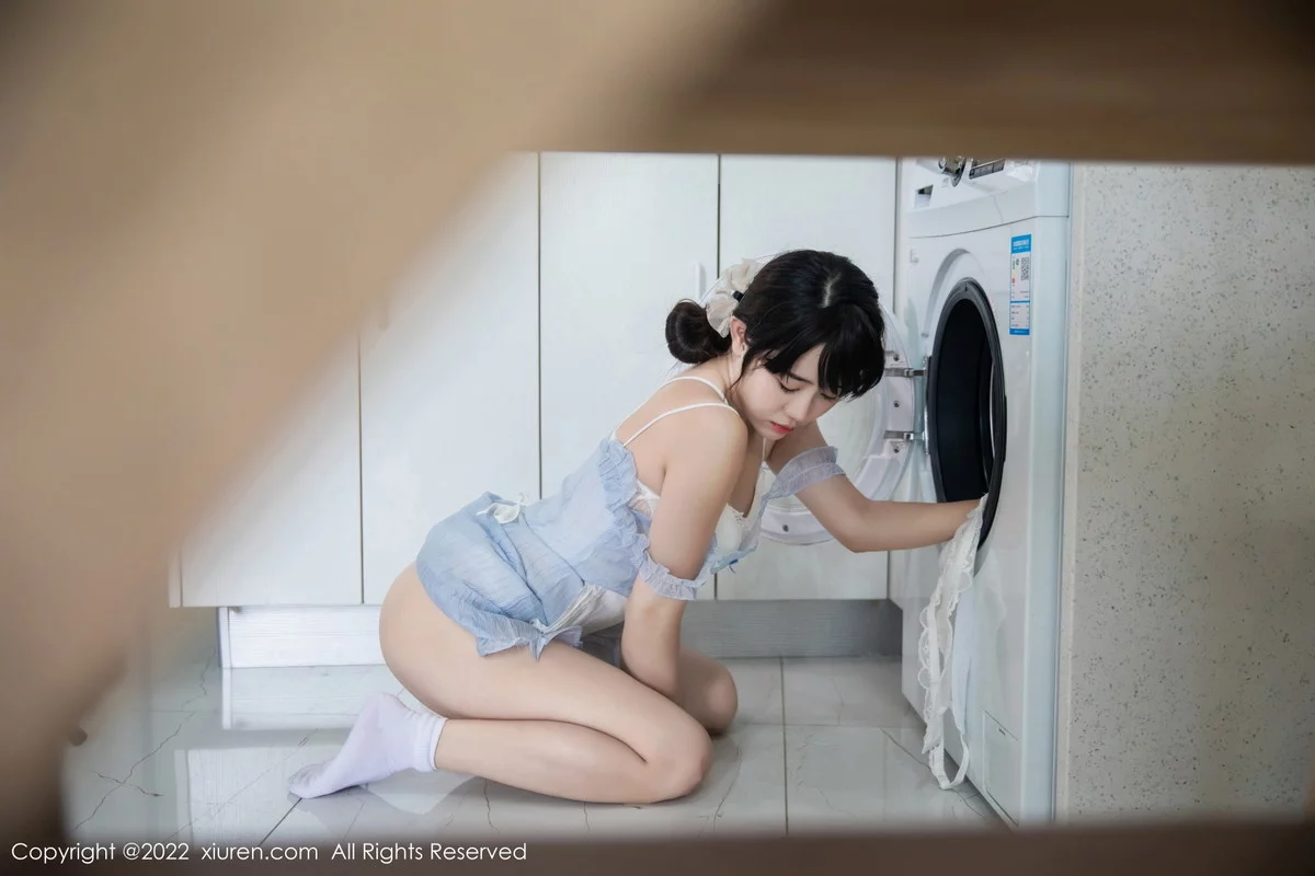 [[XiuRen秀人网]秀人网]No.5834_模特严利娅Yuliya私房性感浅蓝色女仆服饰秀翘臀美腿诱惑写真53P