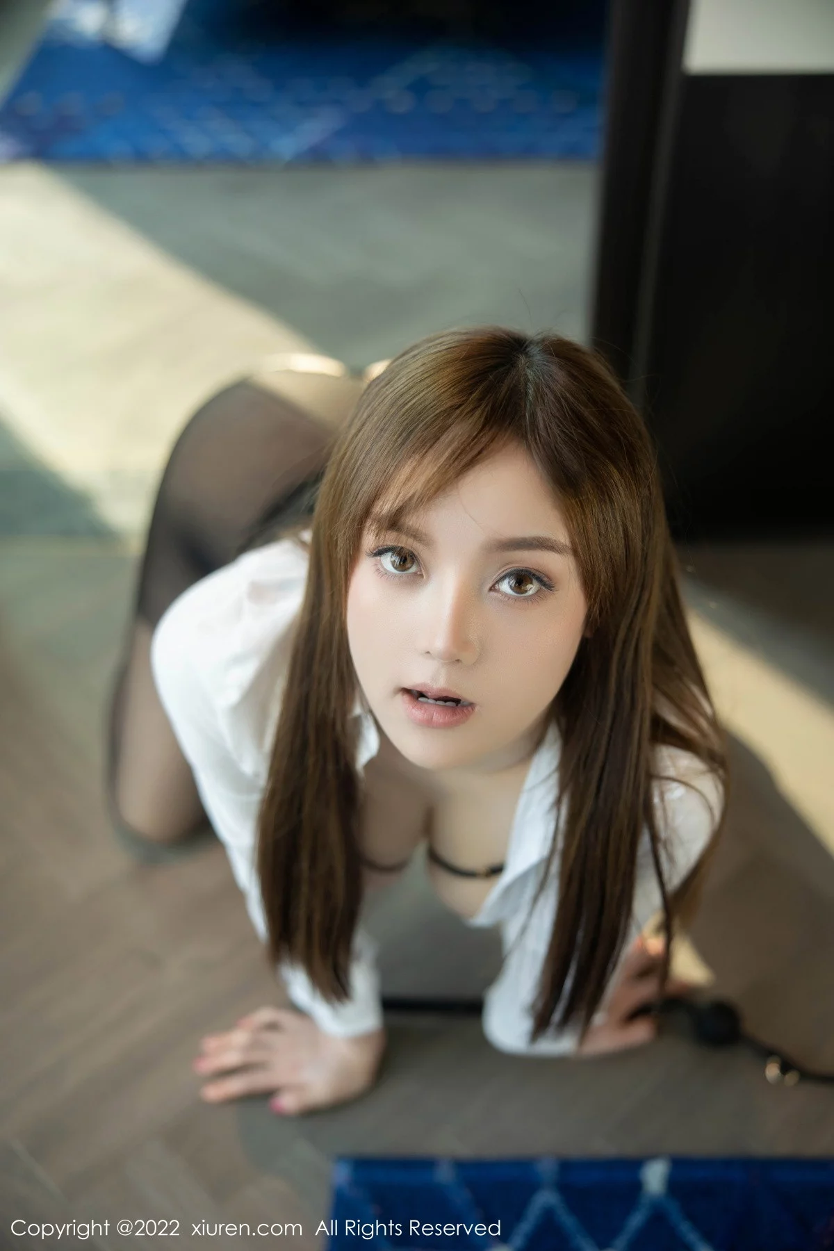 [[XiuRen秀人网]秀人网]No.5835_模特豆瓣酱捆绑拍摄性感白T配黑短裙露黑色内衣迷人诱惑写真101P