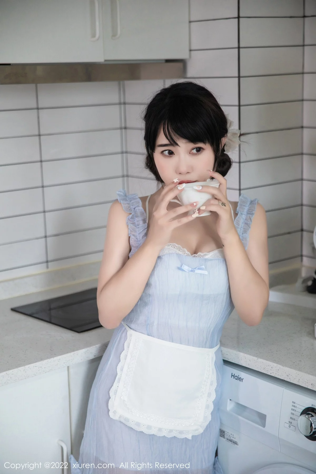 [[XiuRen秀人网]秀人网]No.5834_模特严利娅Yuliya私房性感浅蓝色女仆服饰秀翘臀美腿诱惑写真53P