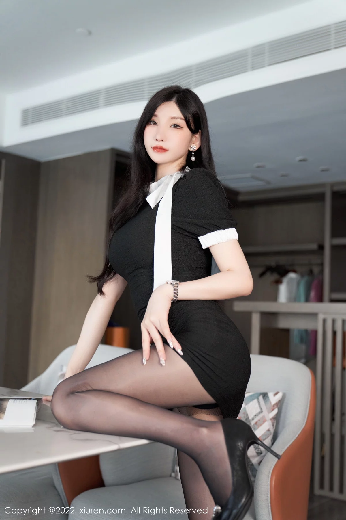 [[XiuRen秀人网]秀人网]No.5848_女神周于希Sally私房性感蓝色蕾丝内衣配超薄闪亮黑丝魅惑写真102P