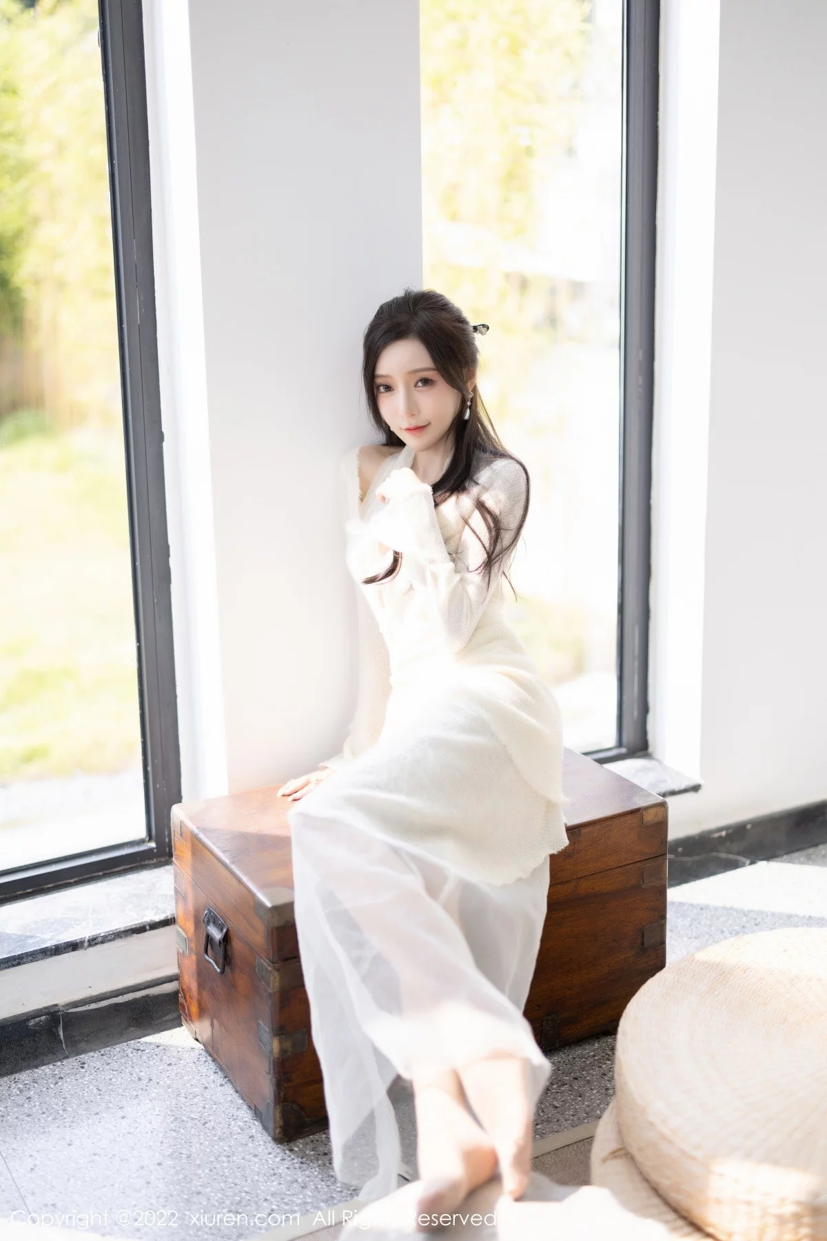 [[XiuRen秀人网]秀人网]No.5846_女神王馨瑶yanni性感白色连衣裙配超薄肉丝秀翘臀美腿诱惑写真87P