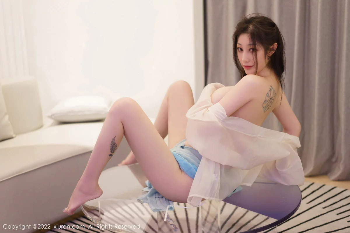 [[XiuRen秀人网]秀人网]No.5844_女神妲己_Toxic心愿旅拍性感浅色古装服饰秀雪峰美臀诱惑写真68P