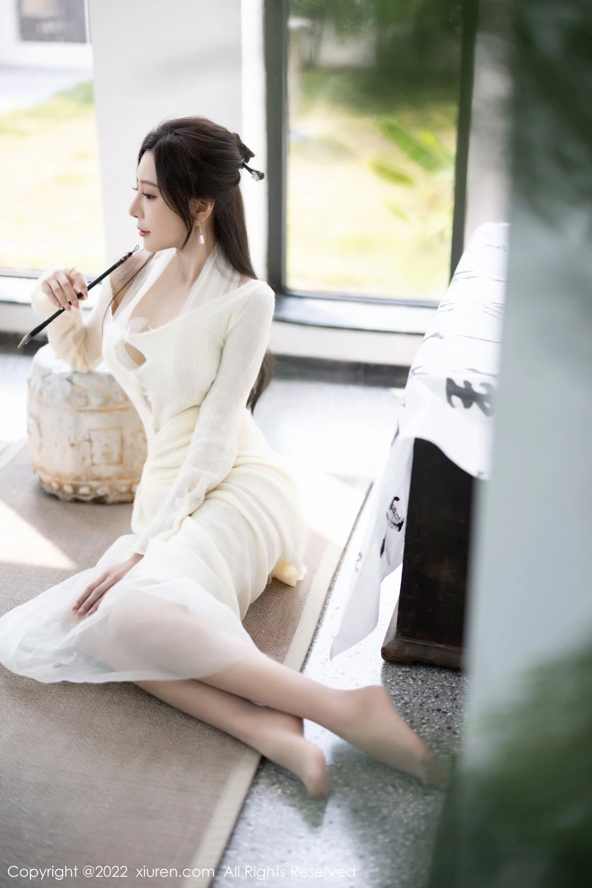 [[XiuRen秀人网]秀人网]No.5846_女神王馨瑶yanni性感白色连衣裙配超薄肉丝秀翘臀美腿诱惑写真87P