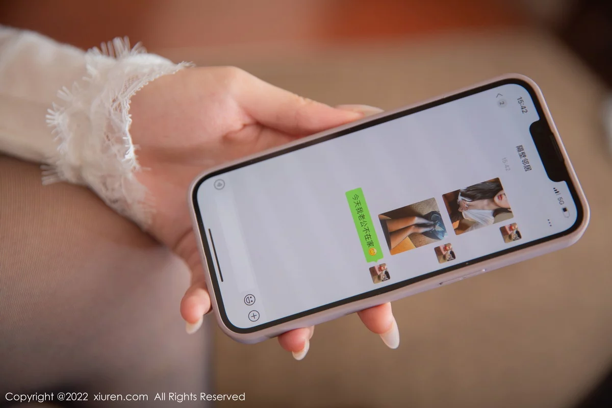 [[XiuRen秀人网]秀人网]No.5842_模特夏甜甜性感白色上衣配灰短裙露蕾丝内衣超薄黑丝诱惑写真69P