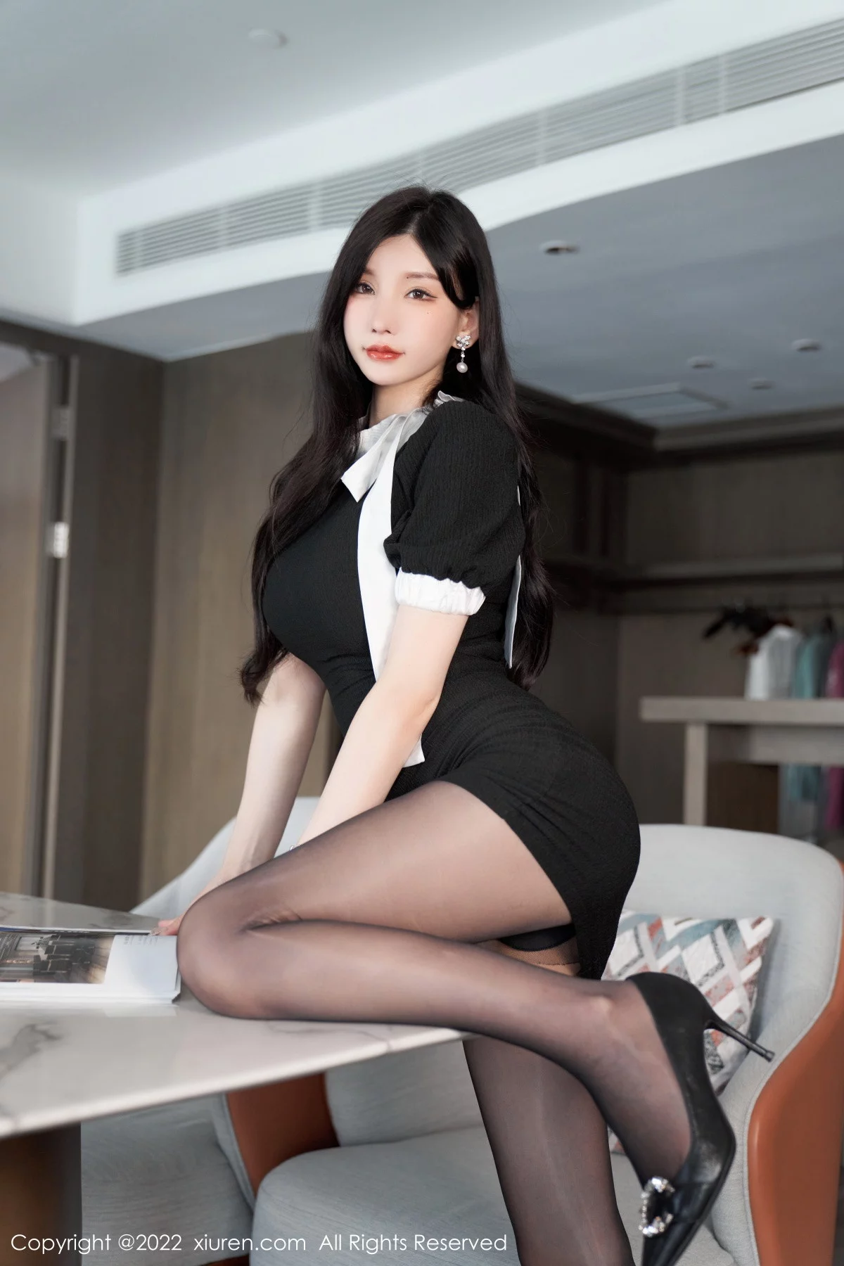 [[XiuRen秀人网]秀人网]No.5848_女神周于希Sally私房性感蓝色蕾丝内衣配超薄闪亮黑丝魅惑写真102P