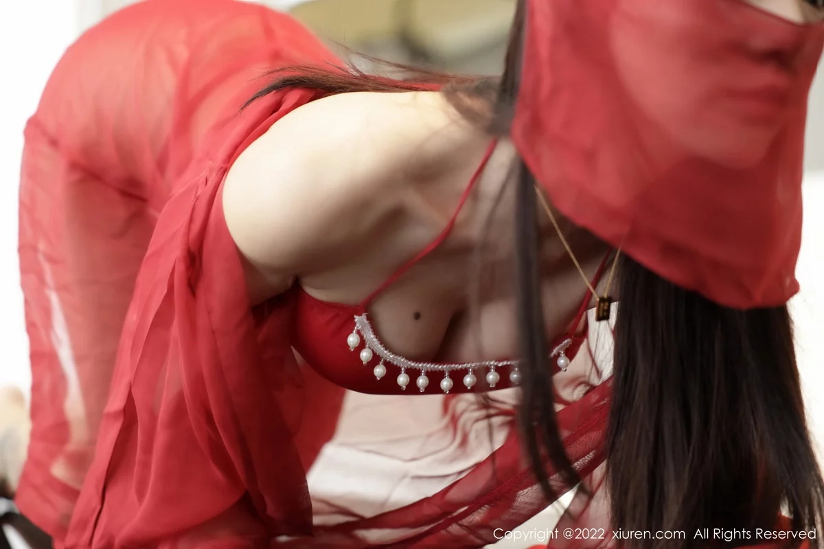 [[XiuRen秀人网]秀人网]No.5851_模特佘贝拉bella南京旅拍红色轻透薄纱服饰秀完美身材诱惑写真57P