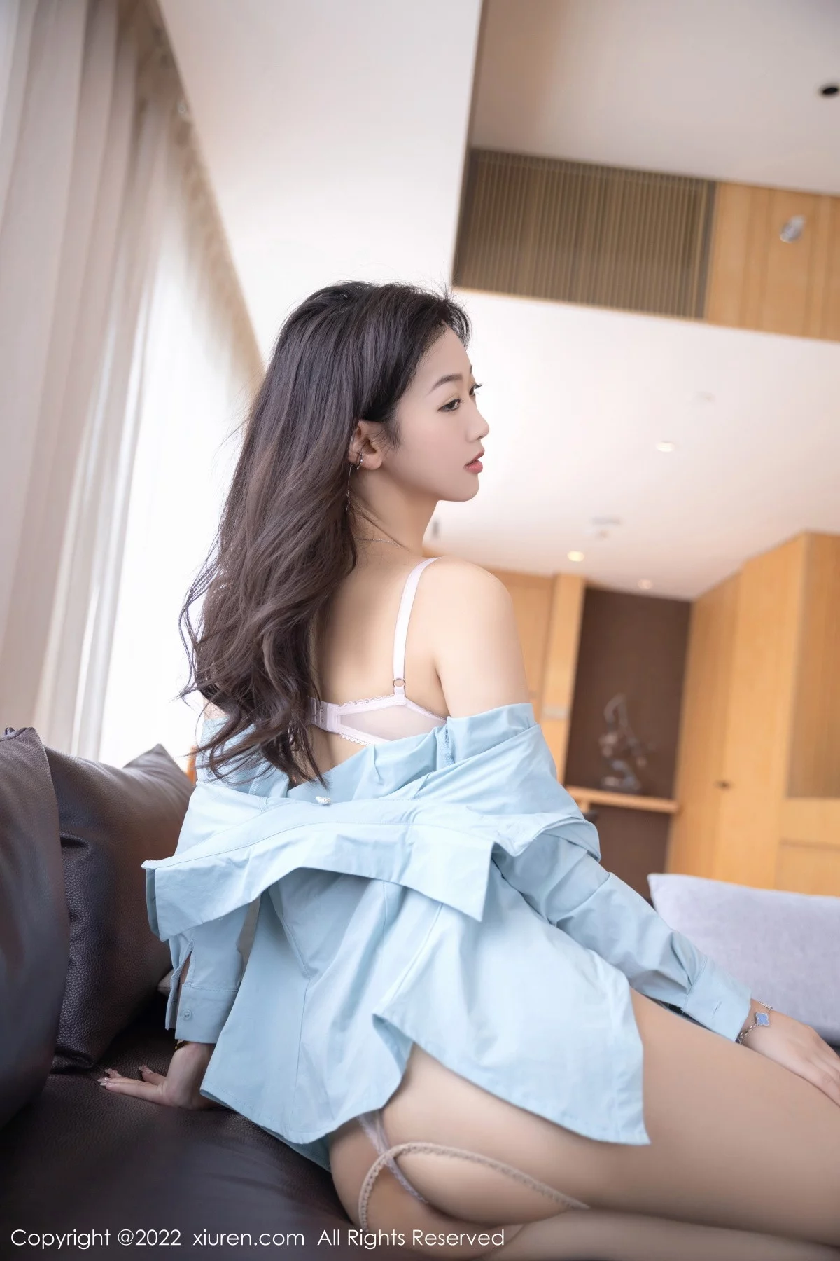 [[XiuRen秀人网]秀人网]No.5854_模特唐安琪应酬拍摄主题淡蓝上衣配白短裙露开档肉丝诱惑写真86P