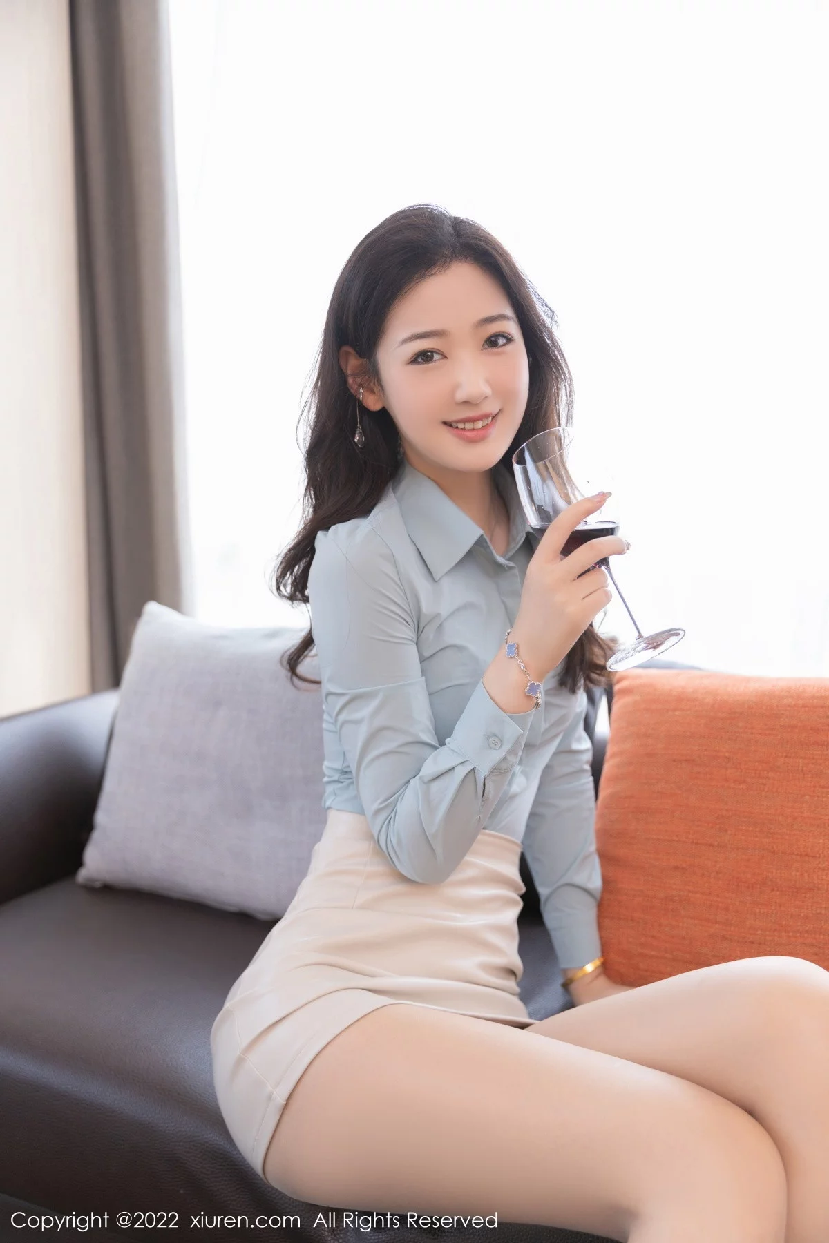 [[XiuRen秀人网]秀人网]No.5854_模特唐安琪应酬拍摄主题淡蓝上衣配白短裙露开档肉丝诱惑写真86P