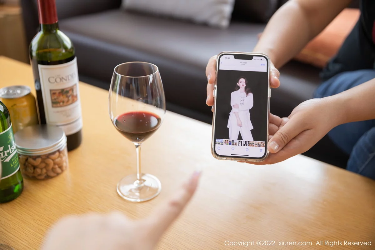 [[XiuRen秀人网]秀人网]No.5854_模特唐安琪应酬拍摄主题淡蓝上衣配白短裙露开档肉丝诱惑写真86P