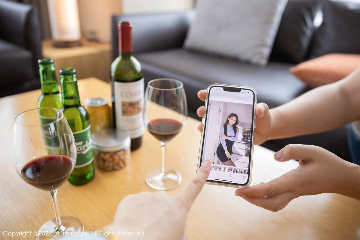 [[XiuRen秀人网]秀人网]No.5854_模特唐安琪应酬拍摄主题淡蓝上衣配白短裙露开档肉丝诱惑写真86P