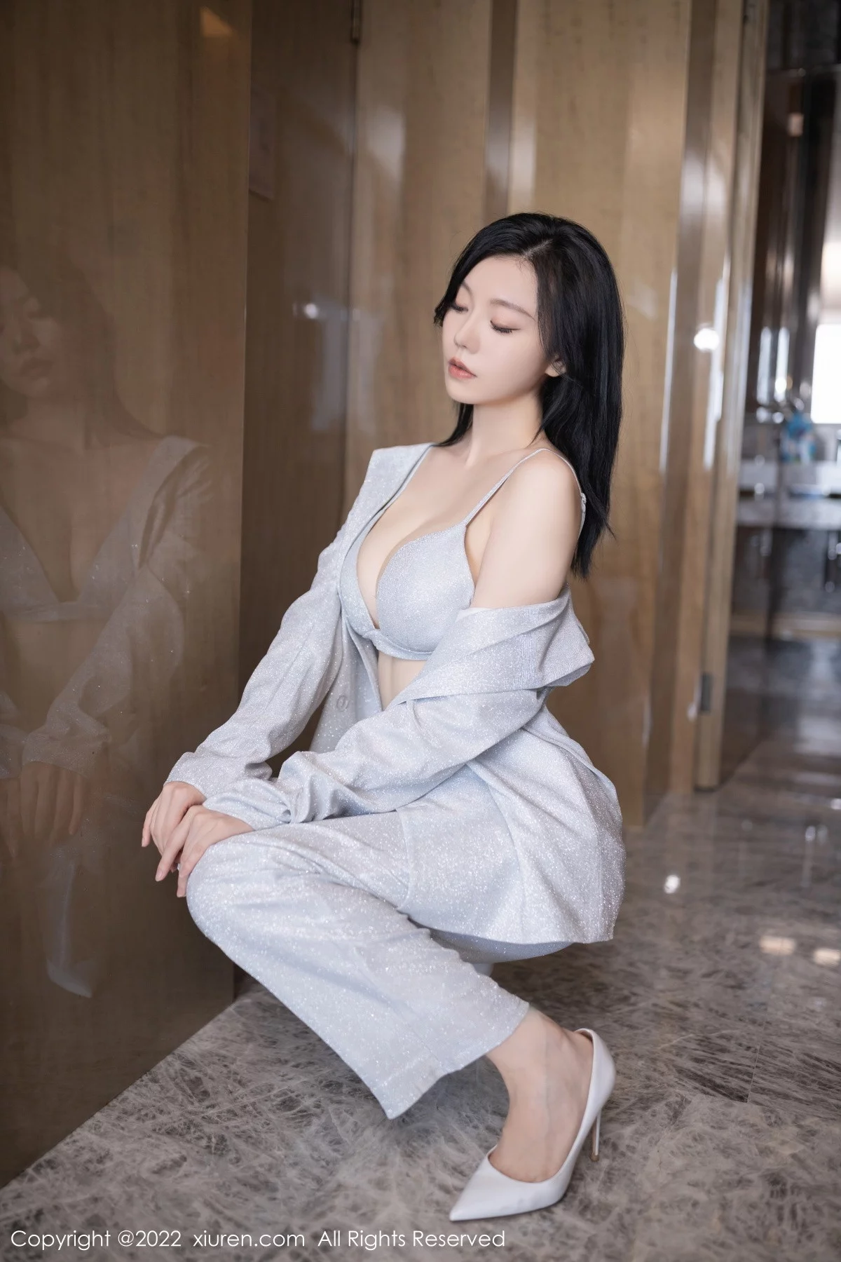 [[XiuRen秀人网]秀人网]No.5859_模特安然anran脱银色西服露性感银色内衣秀完美身材诱惑写真76P