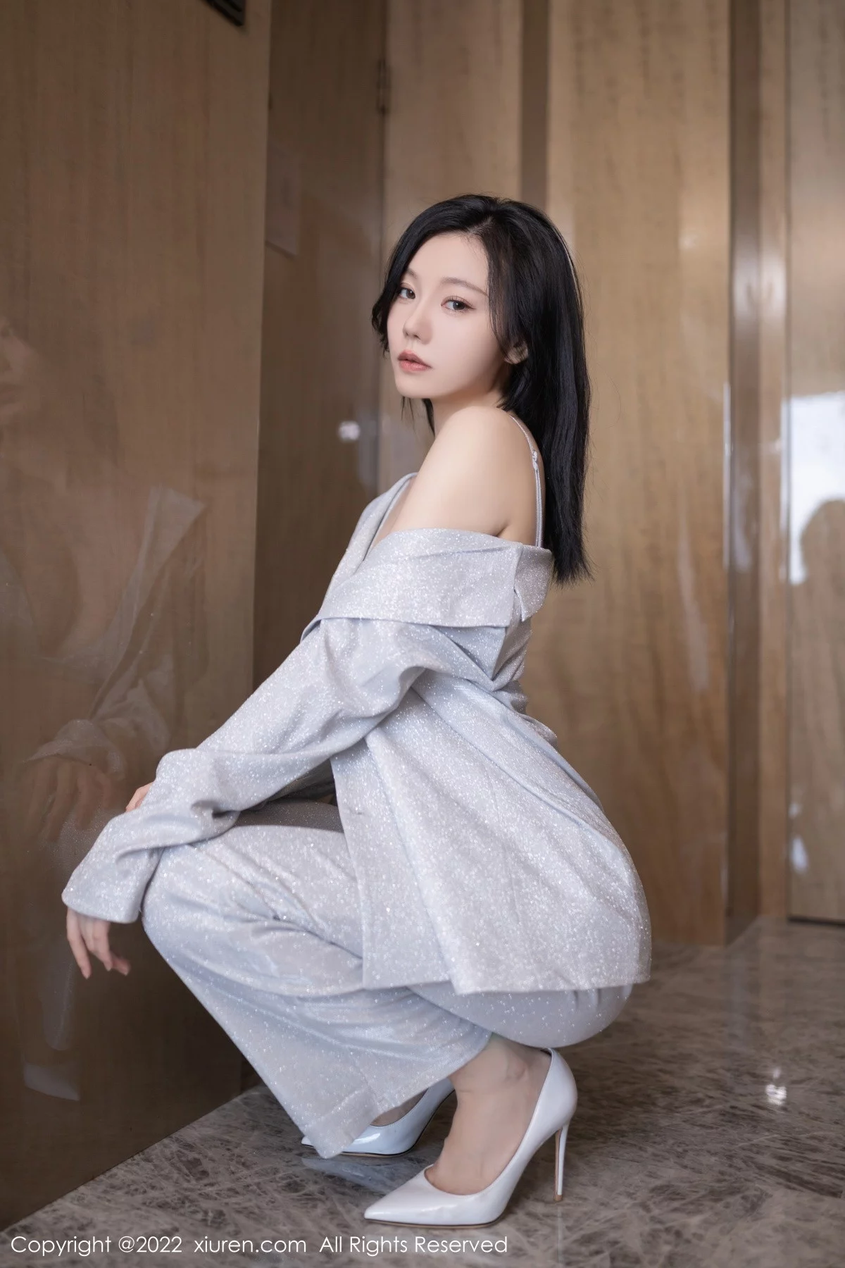 [[XiuRen秀人网]秀人网]No.5859_模特安然anran脱银色西服露性感银色内衣秀完美身材诱惑写真76P