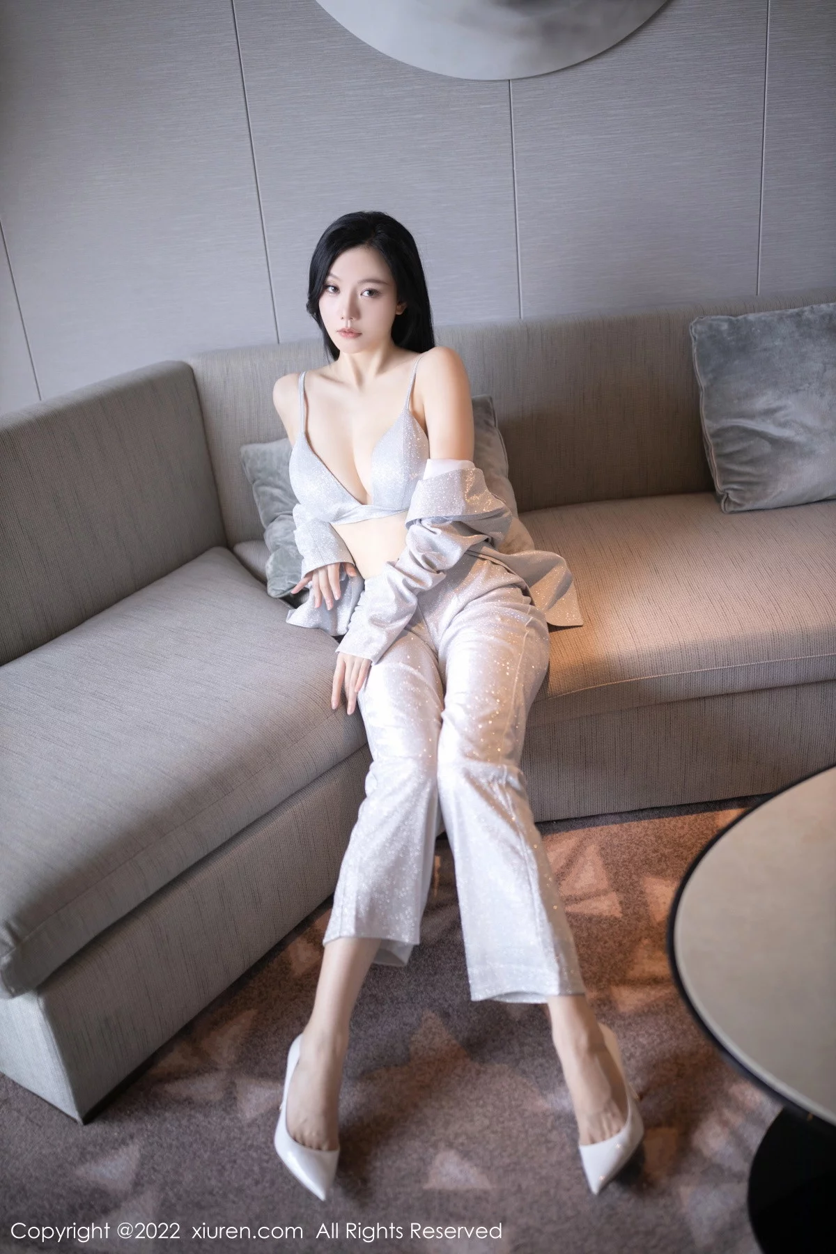 [[XiuRen秀人网]秀人网]No.5859_模特安然anran脱银色西服露性感银色内衣秀完美身材诱惑写真76P