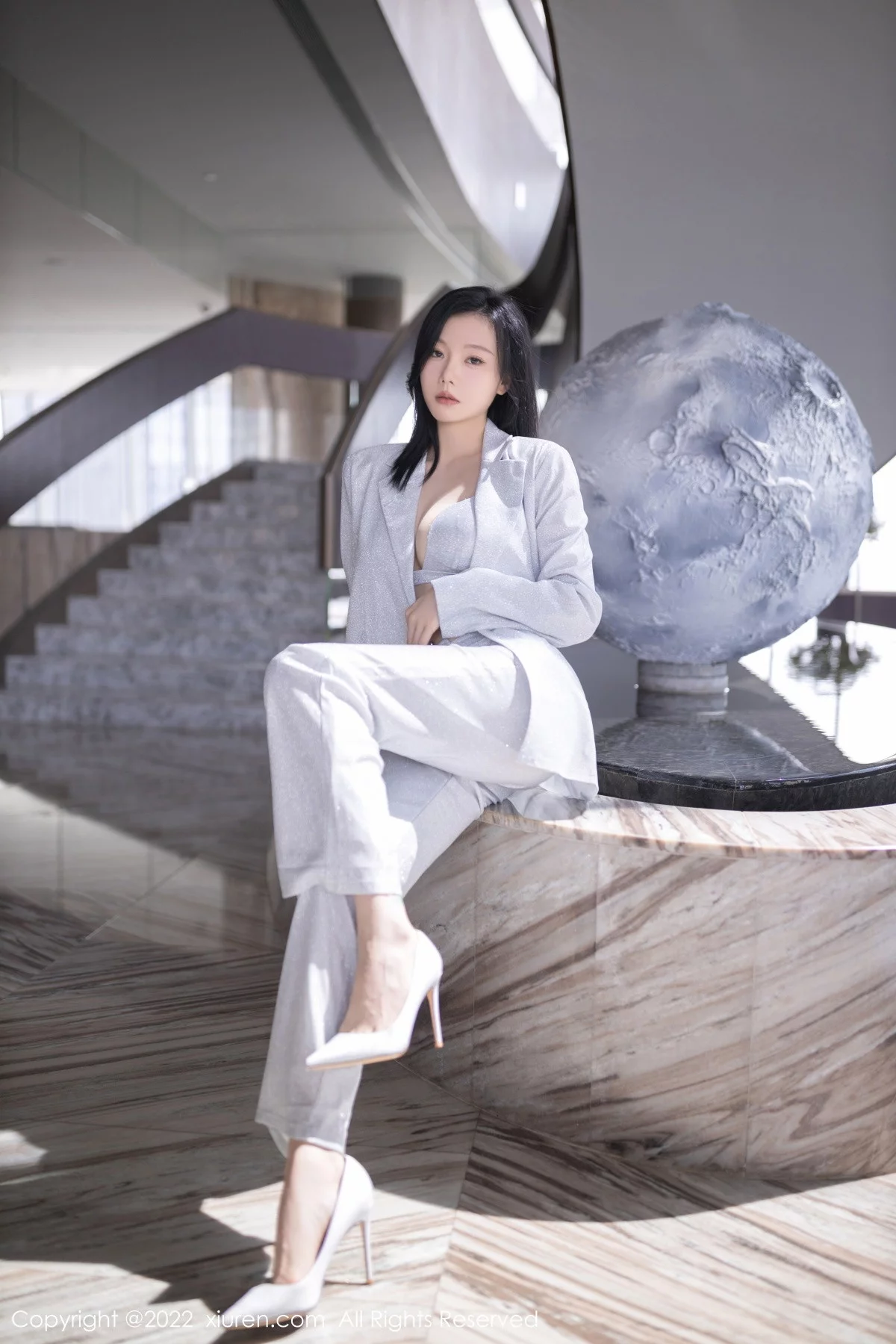 [[XiuRen秀人网]秀人网]No.5859_模特安然anran脱银色西服露性感银色内衣秀完美身材诱惑写真76P