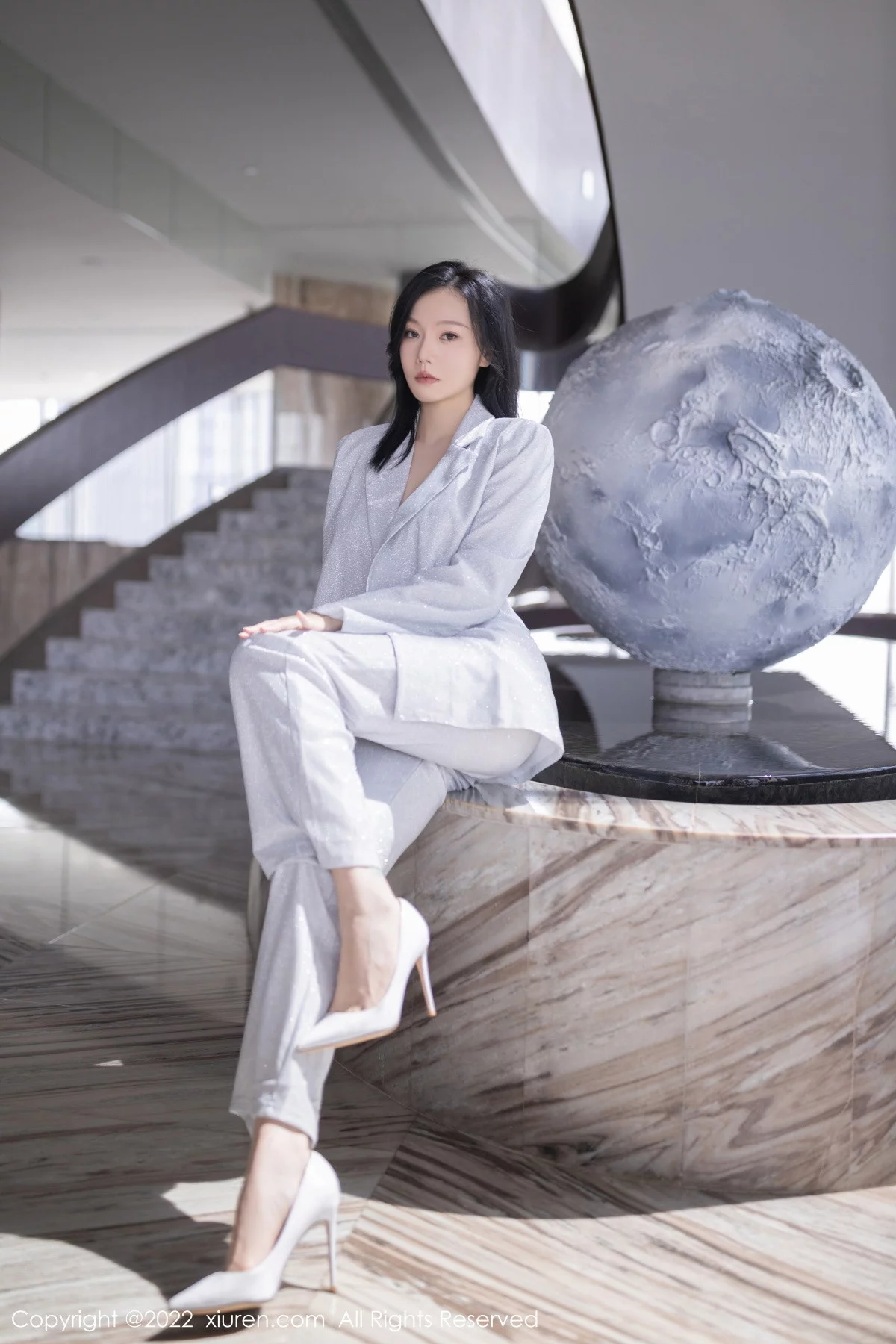 [[XiuRen秀人网]秀人网]No.5859_模特安然anran脱银色西服露性感银色内衣秀完美身材诱惑写真76P