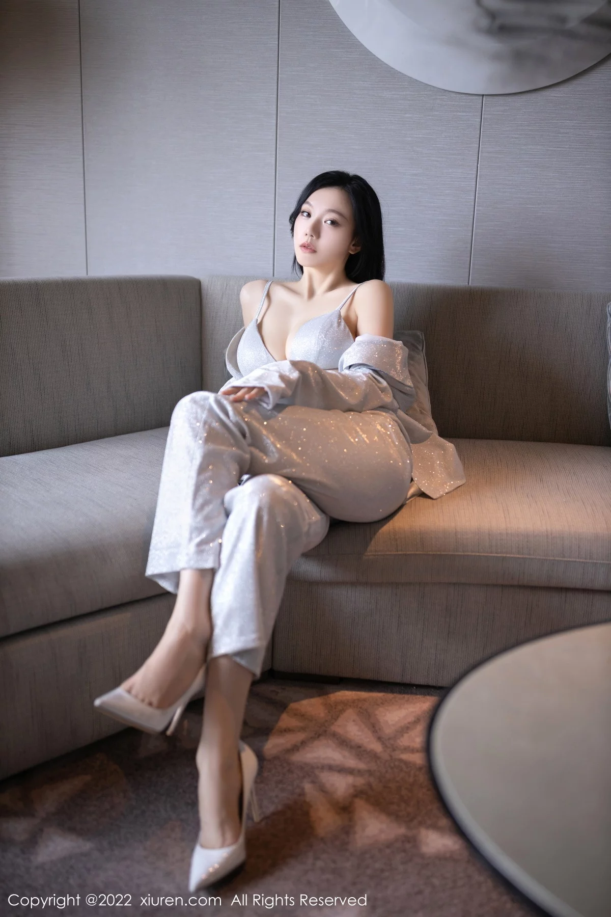 [[XiuRen秀人网]秀人网]No.5859_模特安然anran脱银色西服露性感银色内衣秀完美身材诱惑写真76P