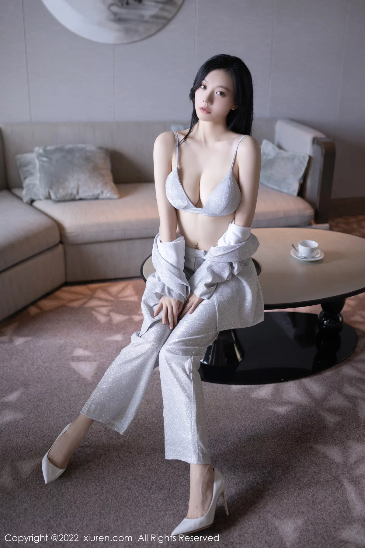 [[XiuRen秀人网]秀人网]No.5859_模特安然anran脱银色西服露性感银色内衣秀完美身材诱惑写真76P