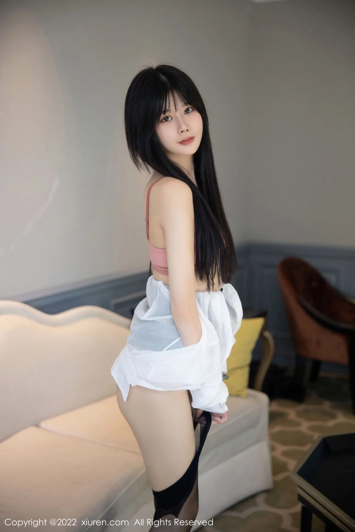 [[XiuRen秀人网]秀人网]No.5861_模特77qiqi白色轻透衣配黑短裙露粉红蕾丝内衣超薄黑丝诱惑写真79P