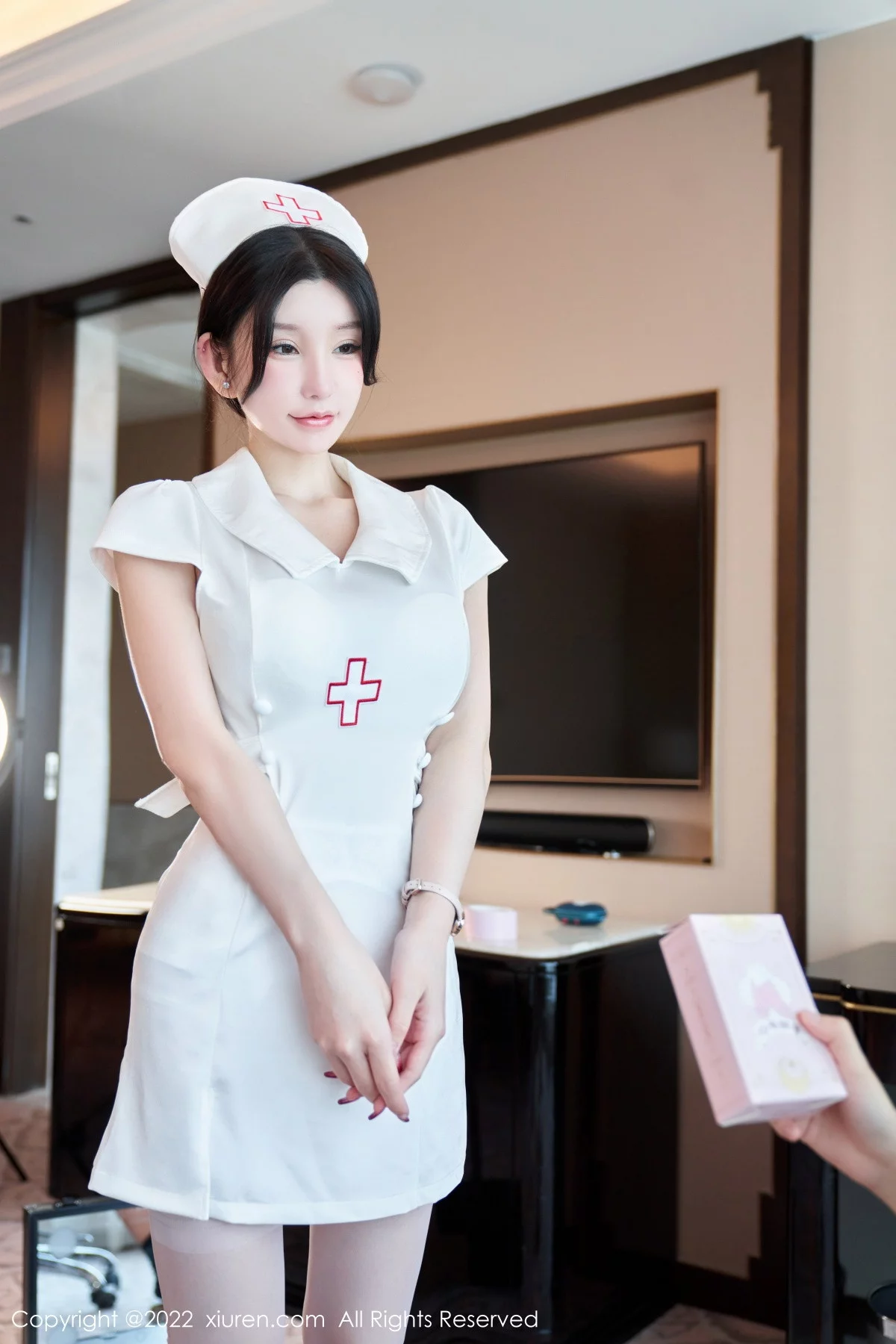 [[XiuRen秀人网]秀人网]No.5746_女神周于希Sally脱白色护士制服露性感内衣配白丝吊袜诱惑写真80P