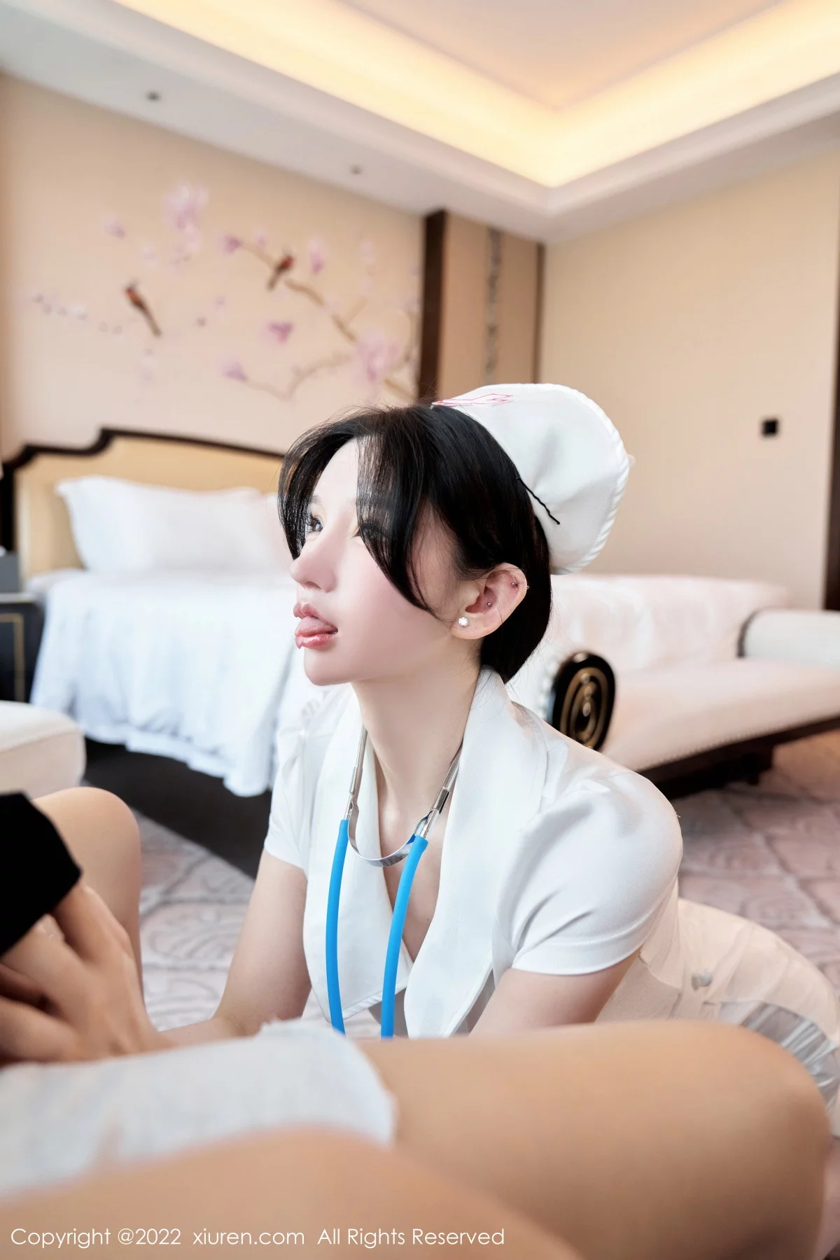 [[XiuRen秀人网]秀人网]No.5746_女神周于希Sally脱白色护士制服露性感内衣配白丝吊袜诱惑写真80P