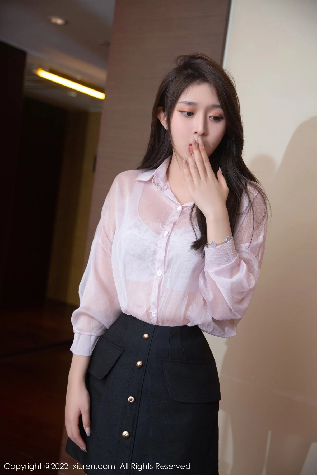 [[XiuRen秀人网]秀人网]No.5741_模特夏甜甜秘书角色轻透浅色上衣配黑短裙露蕾丝内衣诱惑写真80P