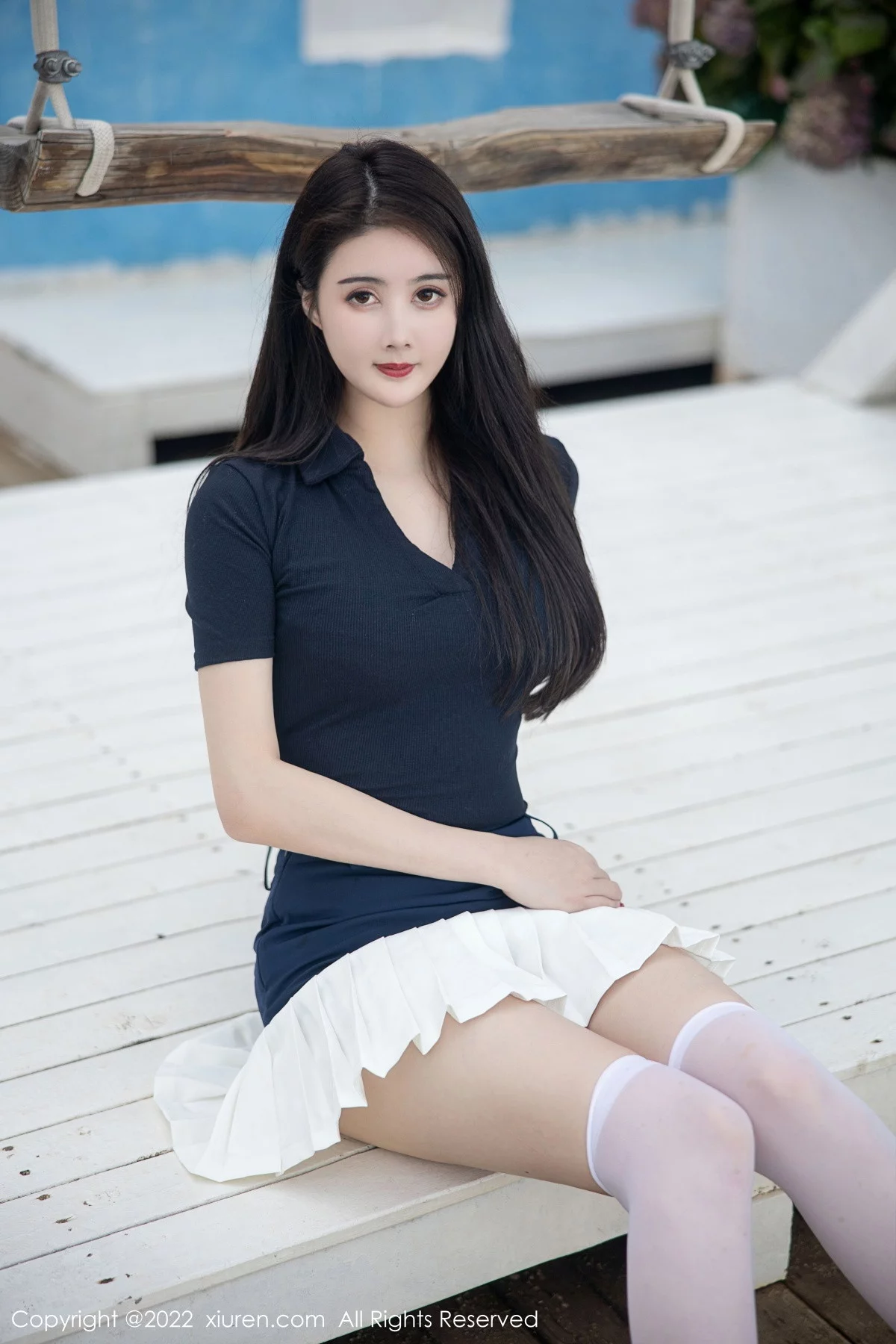 [[XiuRen秀人网]秀人网]No.5870_模特Summer宝宝深色上衣配白短裙露性感粉色蕾丝内衣诱惑写真54P