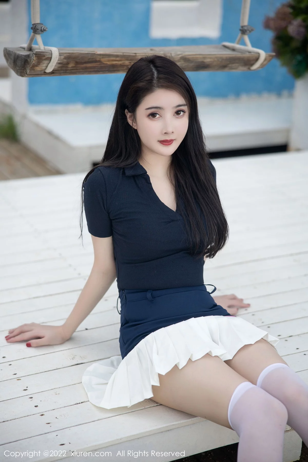 [[XiuRen秀人网]秀人网]No.5870_模特Summer宝宝深色上衣配白短裙露性感粉色蕾丝内衣诱惑写真54P