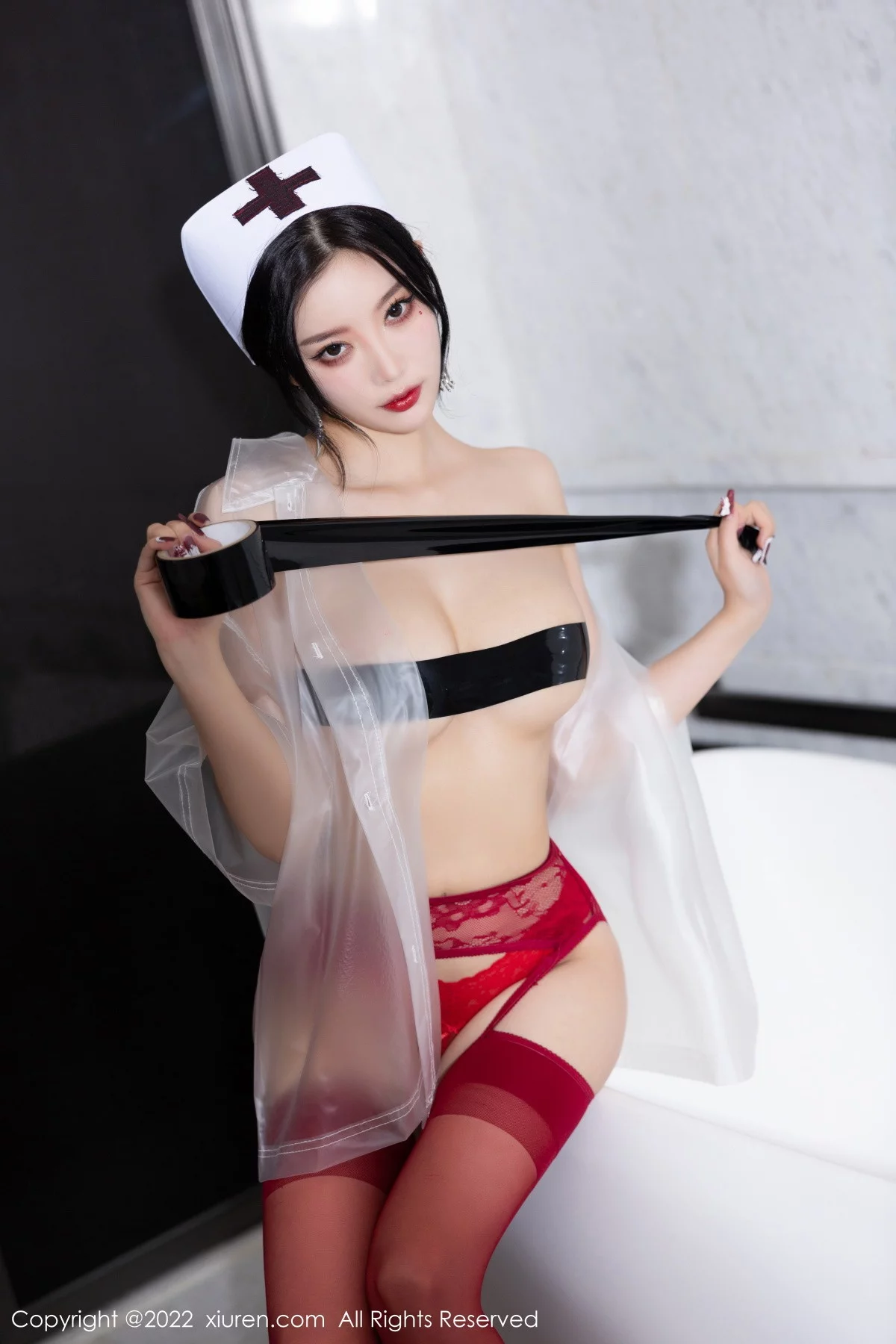 [[XiuRen秀人网]秀人网]No.5751_女神杨晨晨Yome万圣节主题黑色吊带上衣配红丝袜完美诱惑写真90P