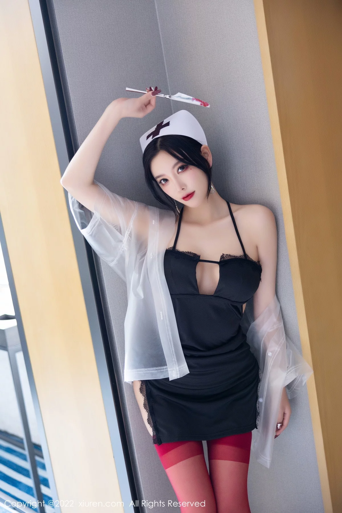 [[XiuRen秀人网]秀人网]No.5751_女神杨晨晨Yome万圣节主题黑色吊带上衣配红丝袜完美诱惑写真90P