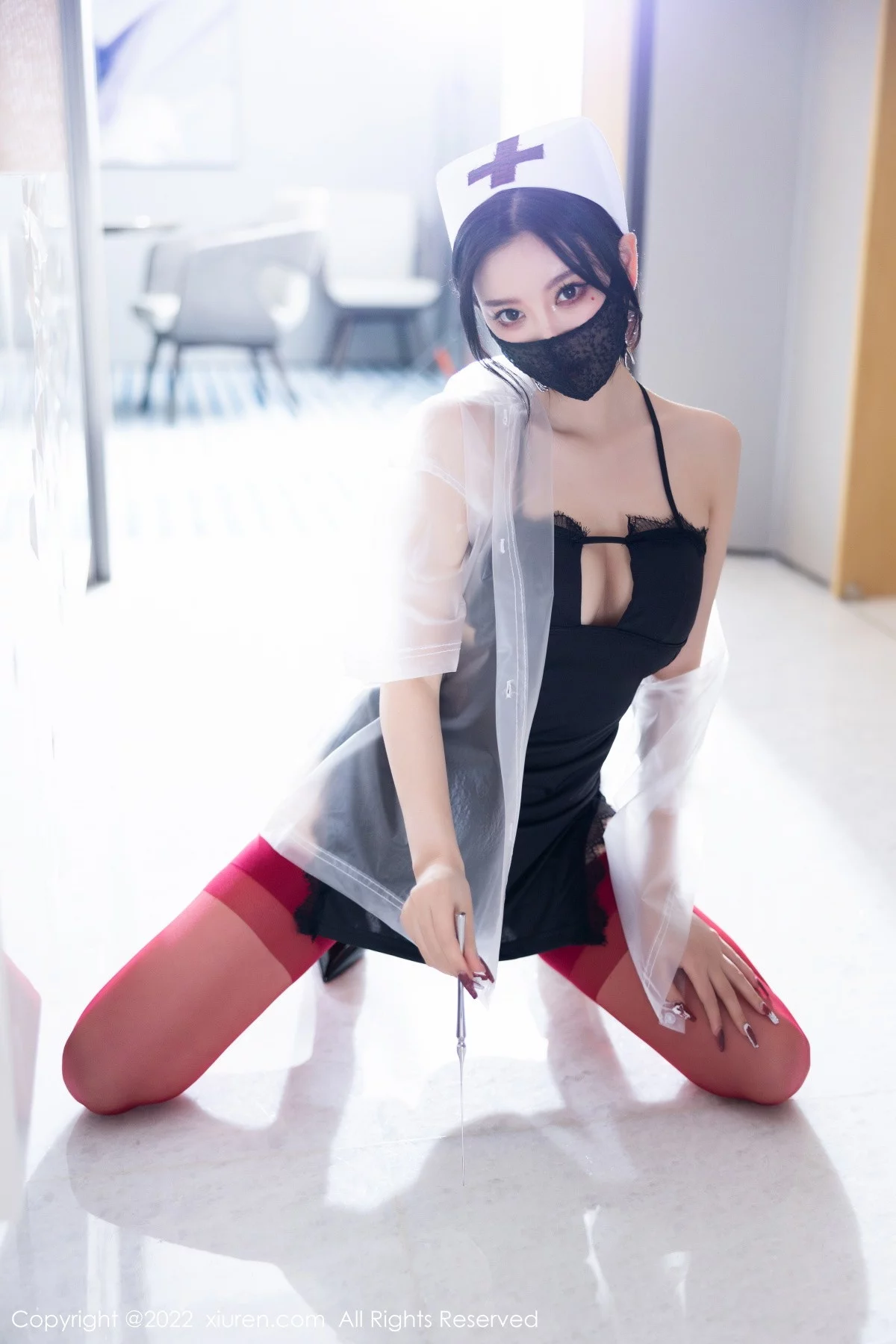 [[XiuRen秀人网]秀人网]No.5751_女神杨晨晨Yome万圣节主题黑色吊带上衣配红丝袜完美诱惑写真90P