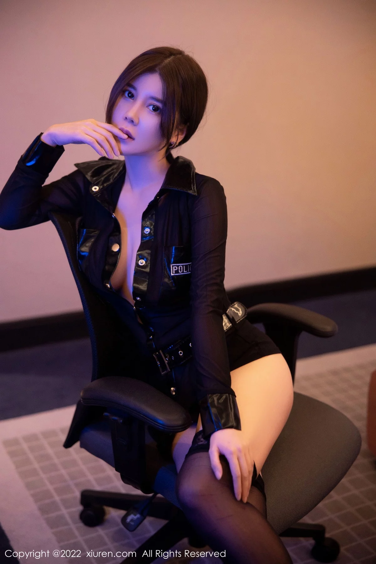 [[XiuRen秀人网]秀人网]No.5750_模特周jojobaby性感黑色情趣警官制服露丁字裤秀翘臀诱惑写真78P