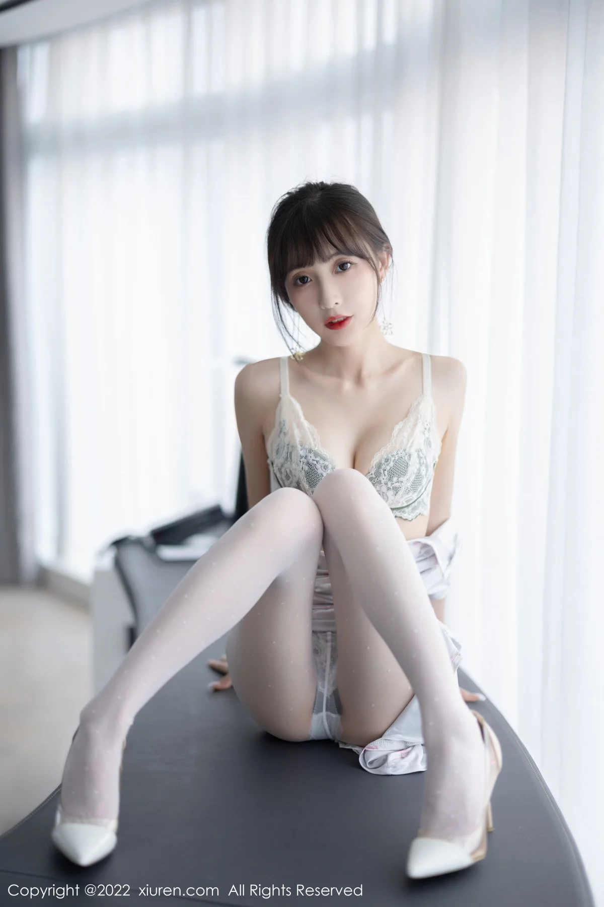 [[XiuRen秀人网]秀人网]No.5757_模特林星阑白色图案旗袍露浅色蕾丝内衣配白丝袜甜美迷人写真90P